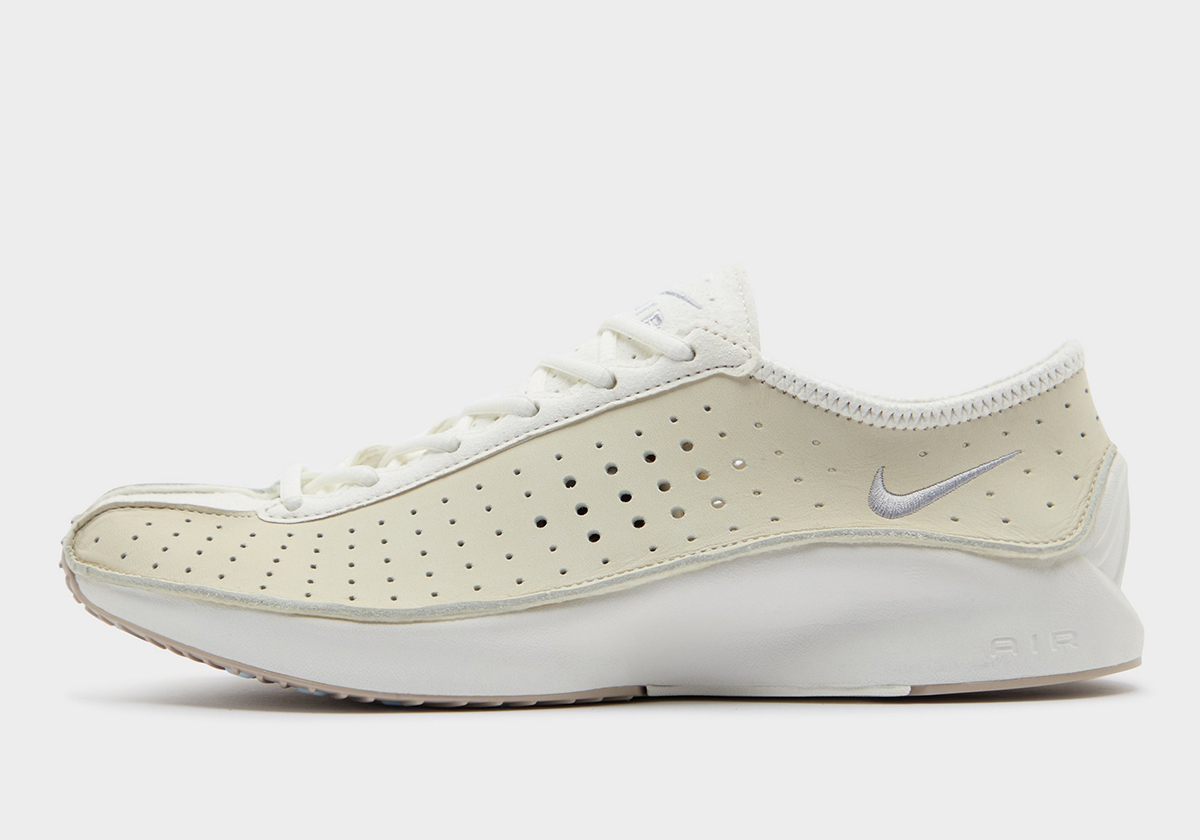 Las Nike Air Superfly Buscan Su Momento Retro En "Leche De Coco"