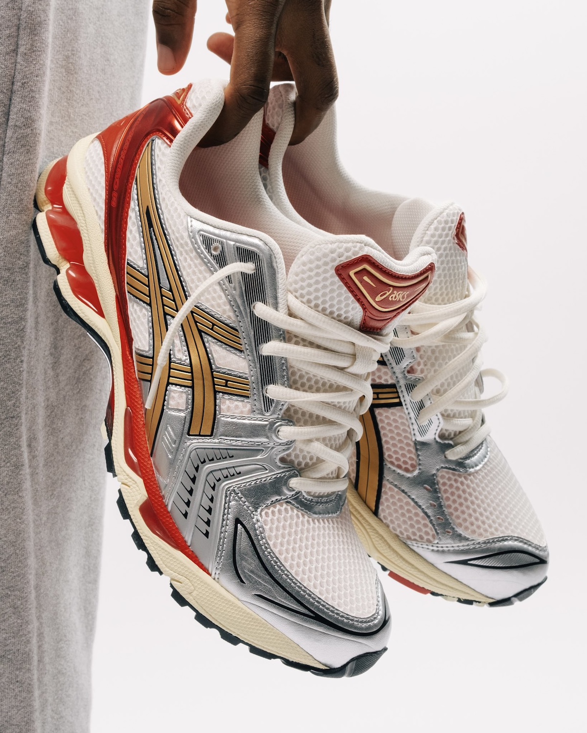 El lanzamiento de las ASICS GEL-Kayano 14 de Sneaker Politics es en marzo de 2025.